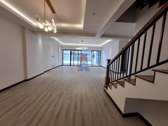 Duplex Apartment - 5 Bed