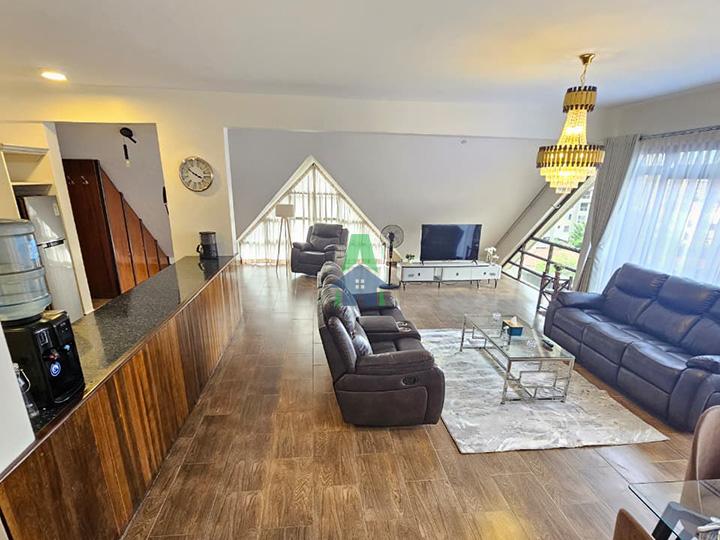 2 bed Pent apartment, Parklands
