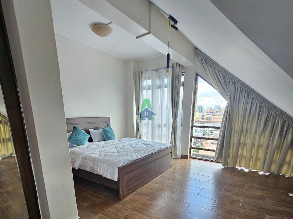 2 bed Pent apartment, Parklands