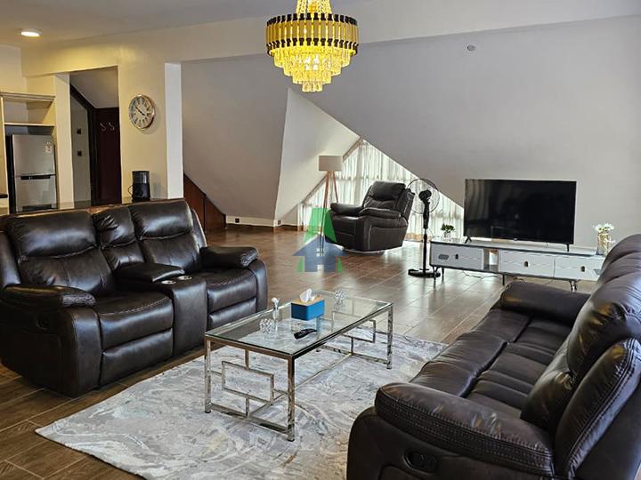 2 bed Pent apartment, Parklands