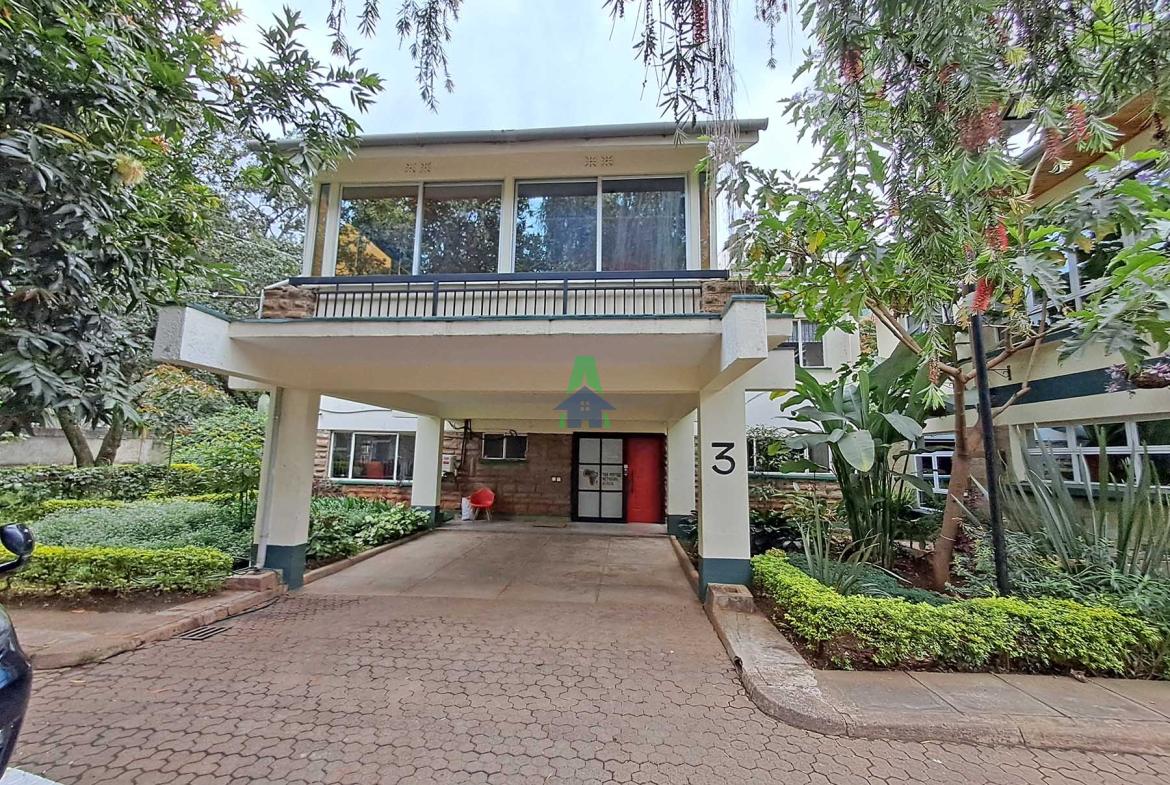 Spacious 5 Bed Townhouse used as commercial space to let in Brookside